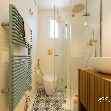 2min | 2br| Wifi|a/c| By Tilo Genova